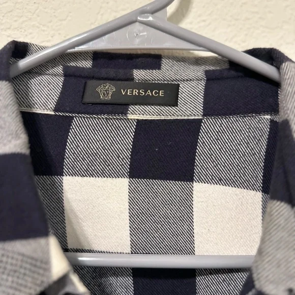 Versace Men’s Graphic Button Down shirt - Picture 3 of 4